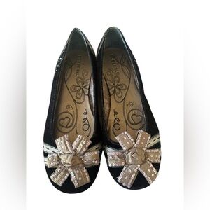 Anthropologie Bobbi Blu Black and Silver Velvet Katie Flats size 8.5 Art to wear